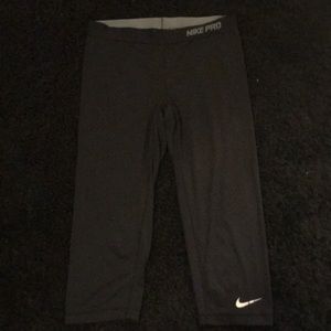 Nike pro crop workout pants